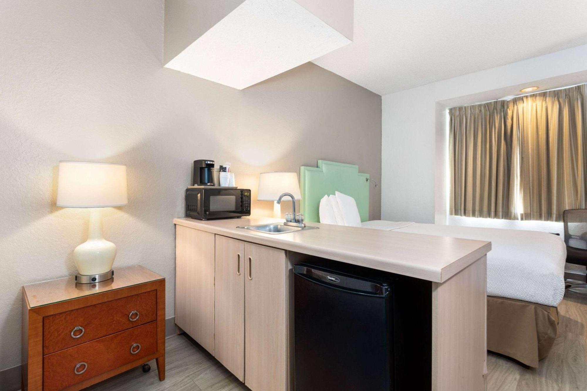 Baymont By Wyndham Orlando-International Dr-Universal Blvd エクステリア 写真